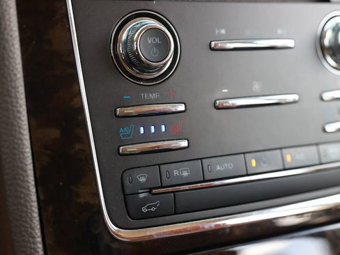 Used 2015 Lincoln Navigator L 2WD image 34