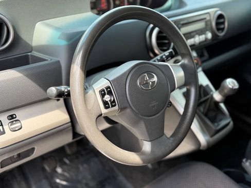 Used 2009 Scion xB FWD image 40