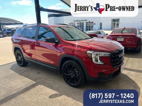 Used 2023 GMC Terrain SLE w/ Driver Convenience Package FWD image 2