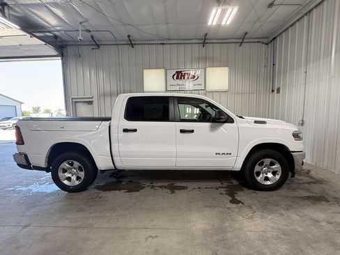 Used 2025 RAM 1500 Big Horn AWD/4WD image 2