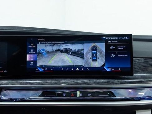 Used 2025 BMW 760i xDrive w/ Executive Package image 22