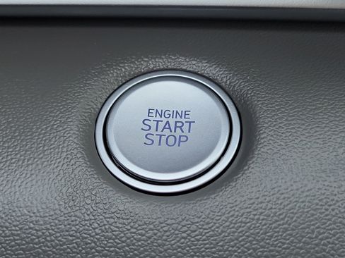 Certified 2025 Hyundai Elantra Sport FWD image 12