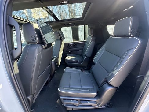 New 2026 Chevrolet Suburban Premier AWD/4WD image 24