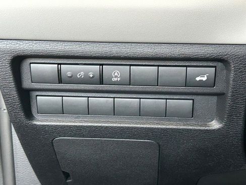 New 2026 Mitsubishi Outlander SE image 28