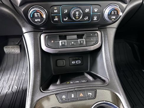 Used 2023 GMC Acadia AT4 w/ Technology Package image 16