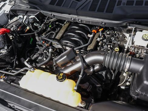 Used 2021 Ford F150 XLT image 12