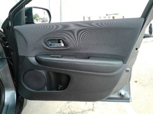 Used 2022 Honda HR-V LX image 16