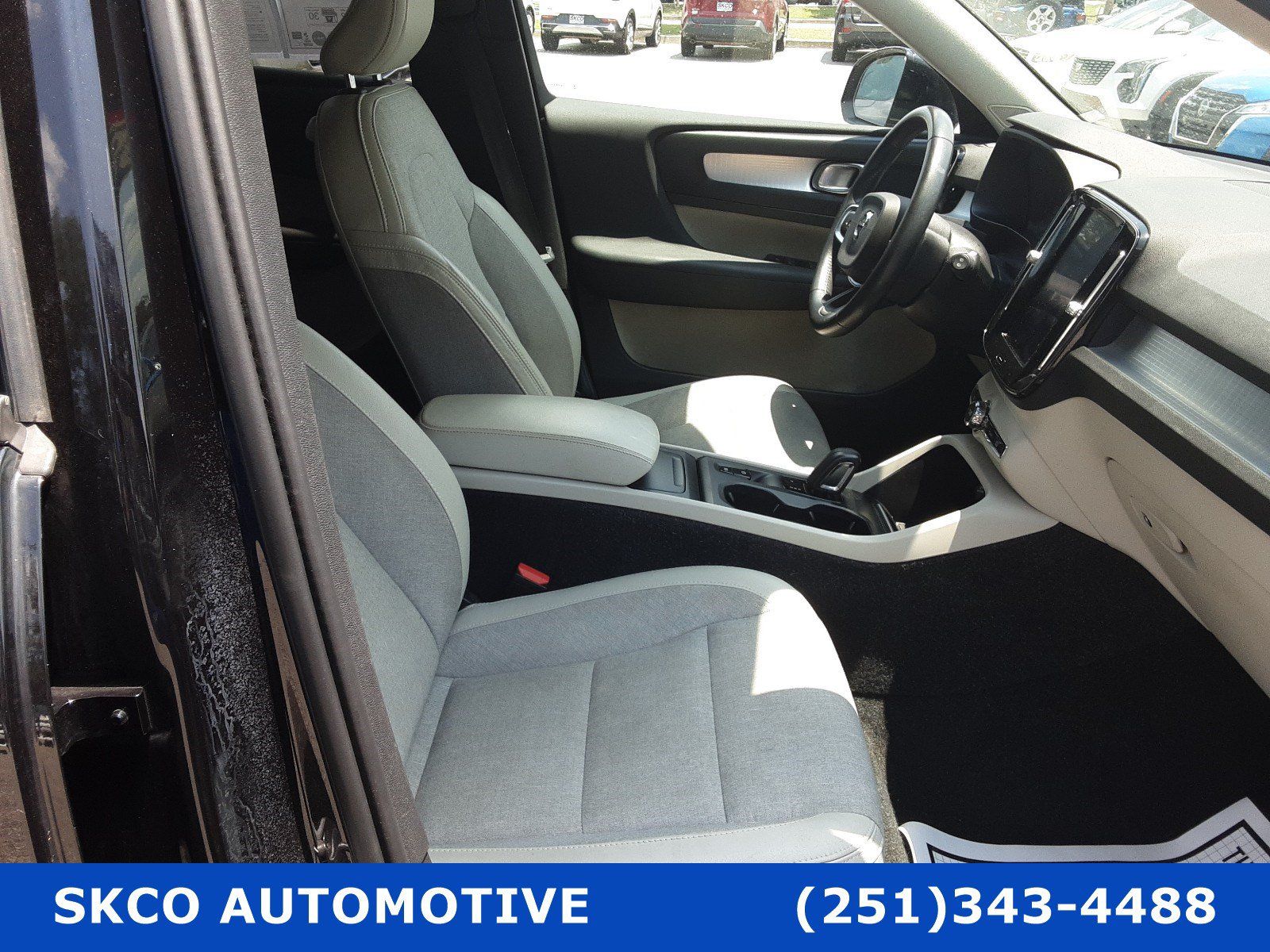 Used 2020 Volvo XC40 T5 Momentum AWD/4WD image 13