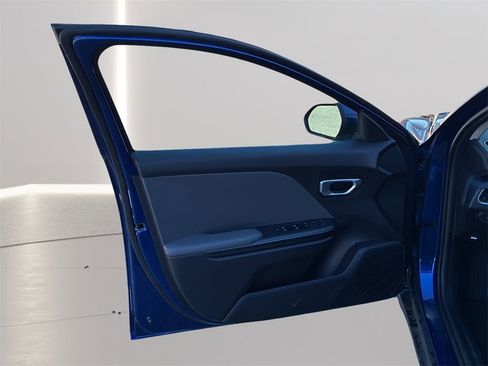 New 2025 Kia K4 LXS image 11