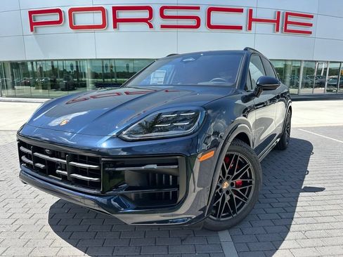 Used 2026 Porsche Cayenne GTS AWD/4WD image 1