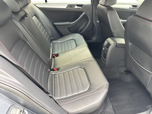 Used 2014 Volkswagen Jetta GLI Autobahn FWD image 34