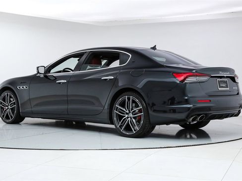 Used 2022 Maserati Quattroporte Modena image 3