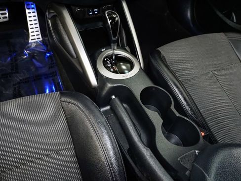 Used 2016 Hyundai Veloster w/ Option Group 02 image 20