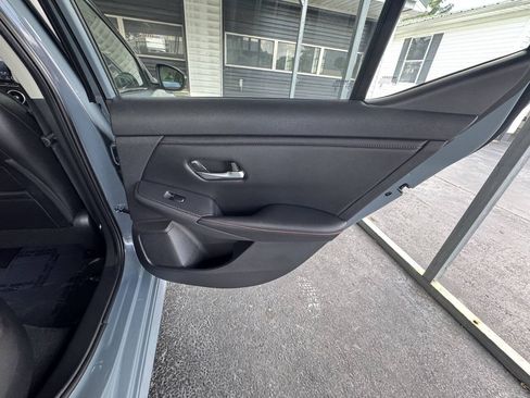 Used 2024 Nissan Sentra SR w/ SR Premium Package FWD image 36