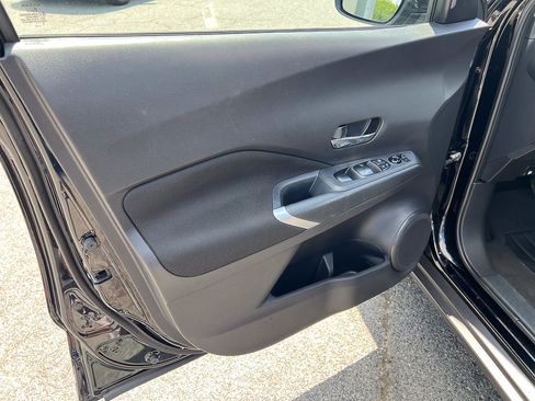 Used 2023 Nissan Kicks SV FWD image 12