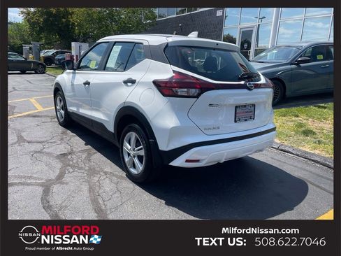 Used 2025 Nissan Kicks Play S FWD image 3
