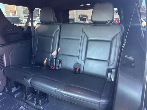 Used 2021 Chevrolet Suburban High Country w/ Premium Package RWD image 27