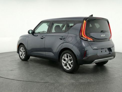 Used 2025 Kia Soul LX w/ LX Technology Package image 6