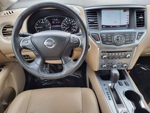 Used 2017 Nissan Pathfinder SL w/ SL Tech Package image 18