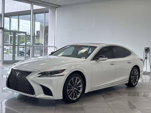Used 2020 Lexus LS 500 w/ Accessory Package (Z1) RWD image 29