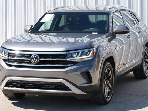 Used 2023 Volkswagen Atlas Cross Sport SE w/ Black Wheel Package image 45