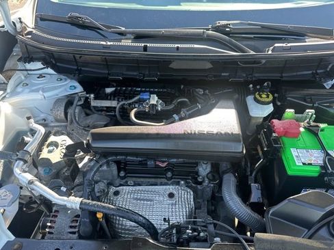 Used 2020 Nissan Rogue SV w/ Premium Package AWD/4WD image 32