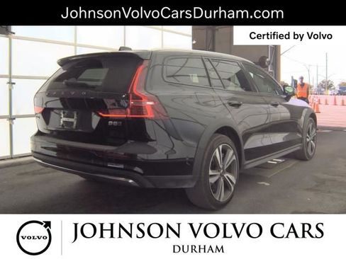 Used 2025 Volvo V60 B5 Cross Country Plus AWD/4WD image 5