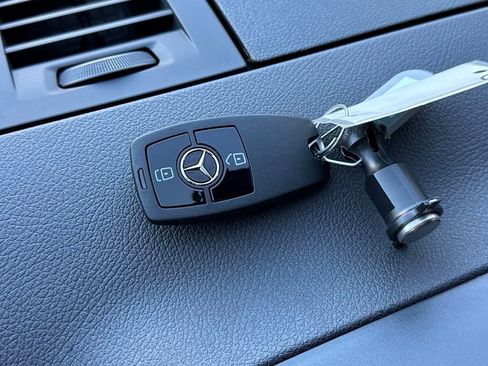 Used 2025 Mercedes-Benz Sprinter 2500 image 25