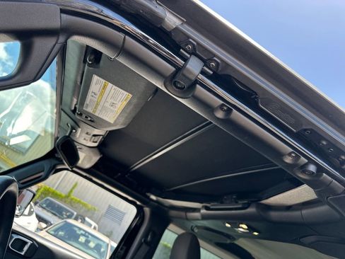 Used 2019 Jeep Wrangler Sport AWD/4WD image 20