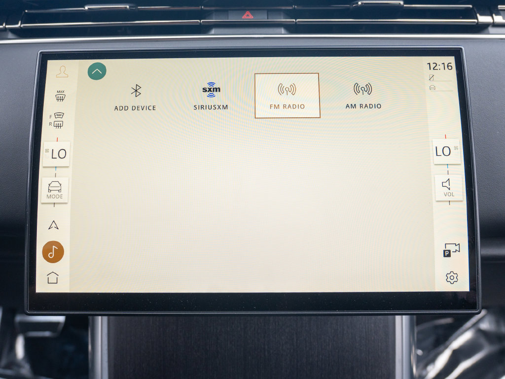 Certified 2024 Land Rover Range Rover SE AWD/4WD image 31