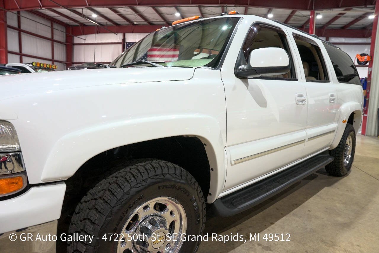 Used 2003 Chevrolet Suburban 2500 LT w/ LT Preferred Equipment Group AWD/4WD image 35