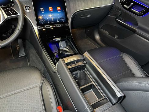 Used 2025 Mercedes-Benz GLC 300 4MATIC image 30