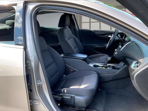 Used 2022 Chevrolet Malibu LT FWD image 31