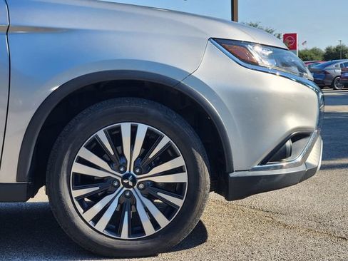 Used 2019 Mitsubishi Outlander ES FWD image 8
