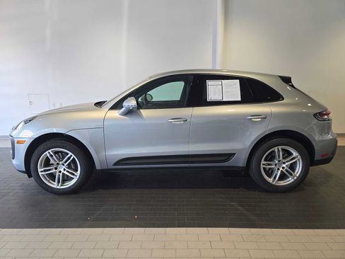 Used 2025 Porsche Macan AWD/4WD image 2
