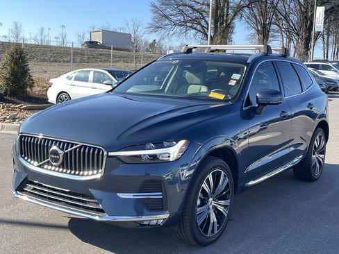 Used 2023 Volvo XC60 B5 Ultimate w/ Climate Package image 3
