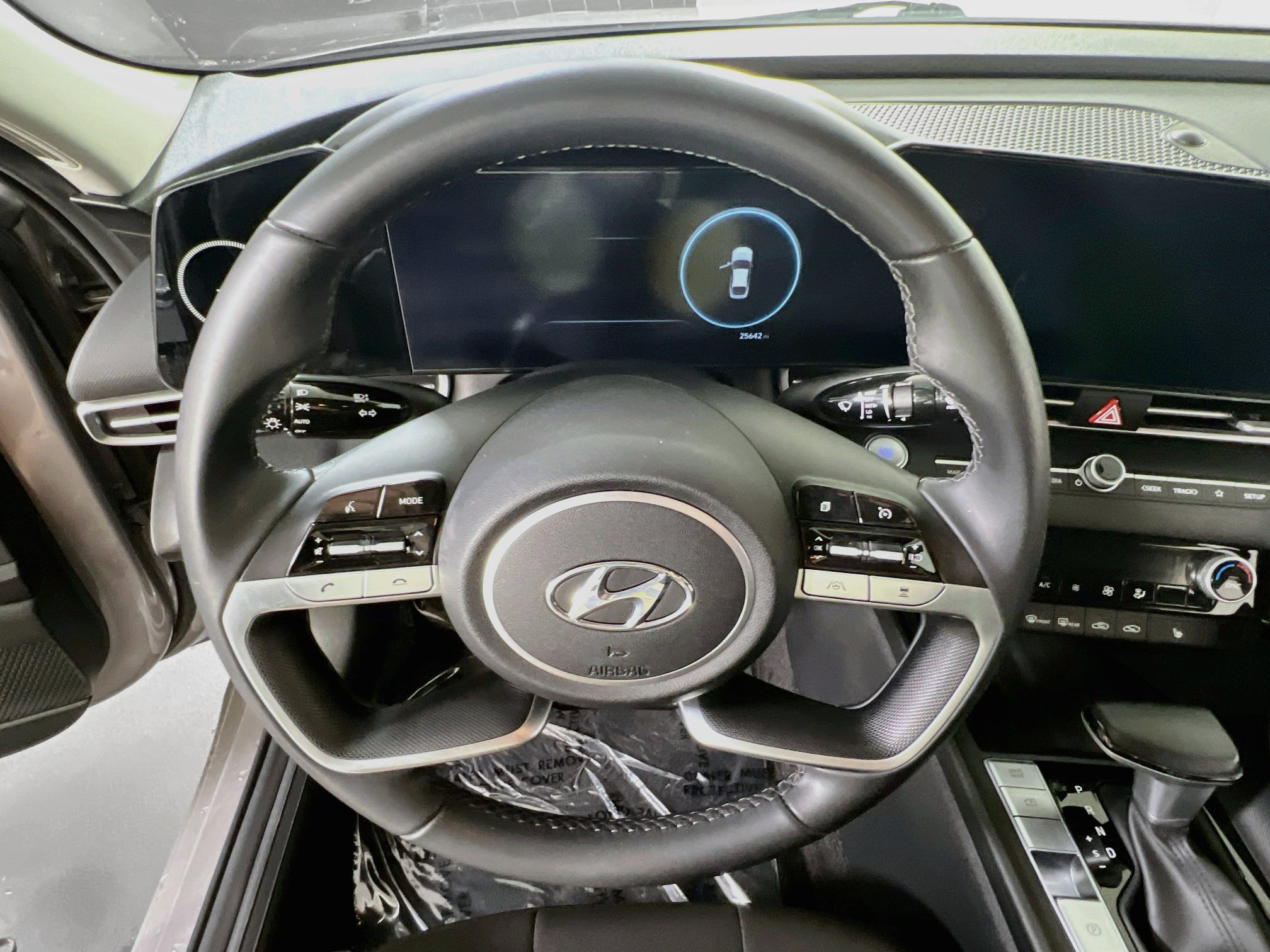 Used 2023 Hyundai Elantra SEL w/ Convenience Package FWD image 11