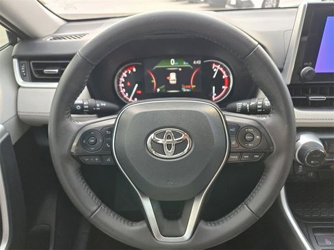 Used 2025 Toyota RAV4 XLE Premium image 14
