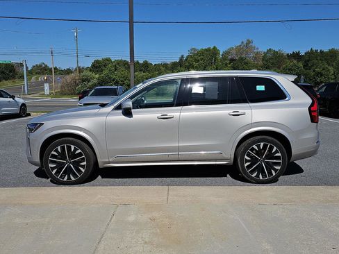 Used 2025 Volvo XC90 B6 Plus AWD/4WD image 3