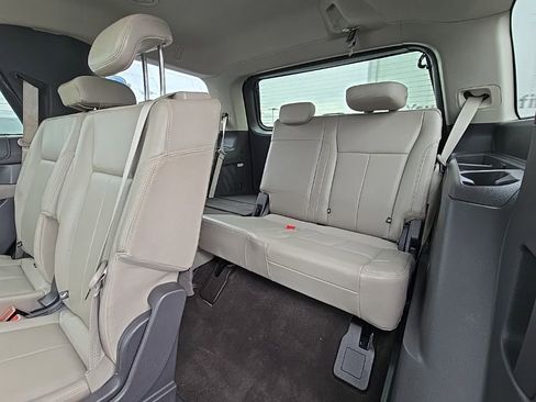 Used 2020 Ford Expedition XLT w/ Equipment Group 202A AWD/4WD image 42