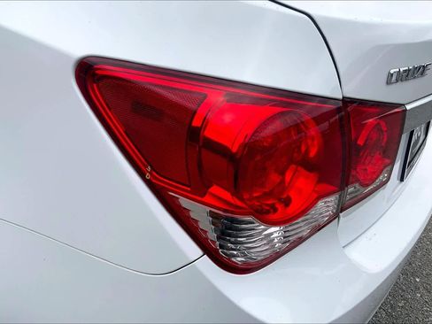 Used 2014 Chevrolet Cruze LT FWD image 27