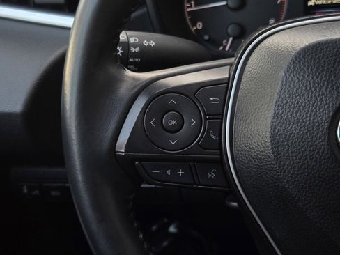 Certified 2025 Toyota Corolla SE image 21