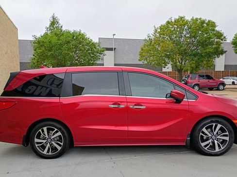 Certified 2023 Honda Odyssey Touring image 3