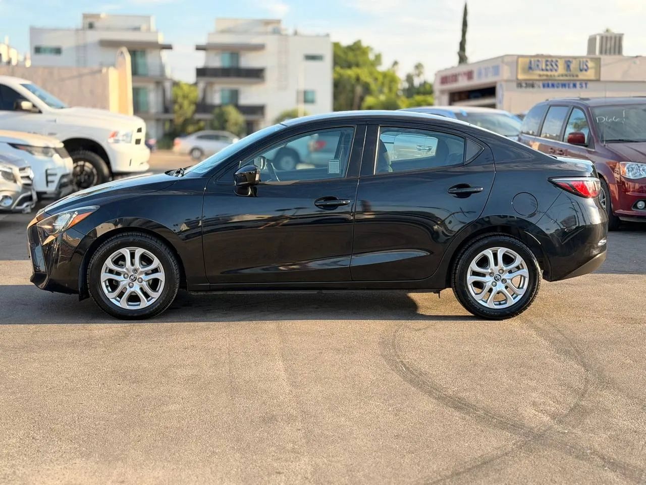 Used 2018 Toyota Yaris iA FWD image 9