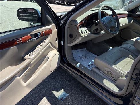 Used 2004 Cadillac De Ville Sedan w/ Equipment Group image 12