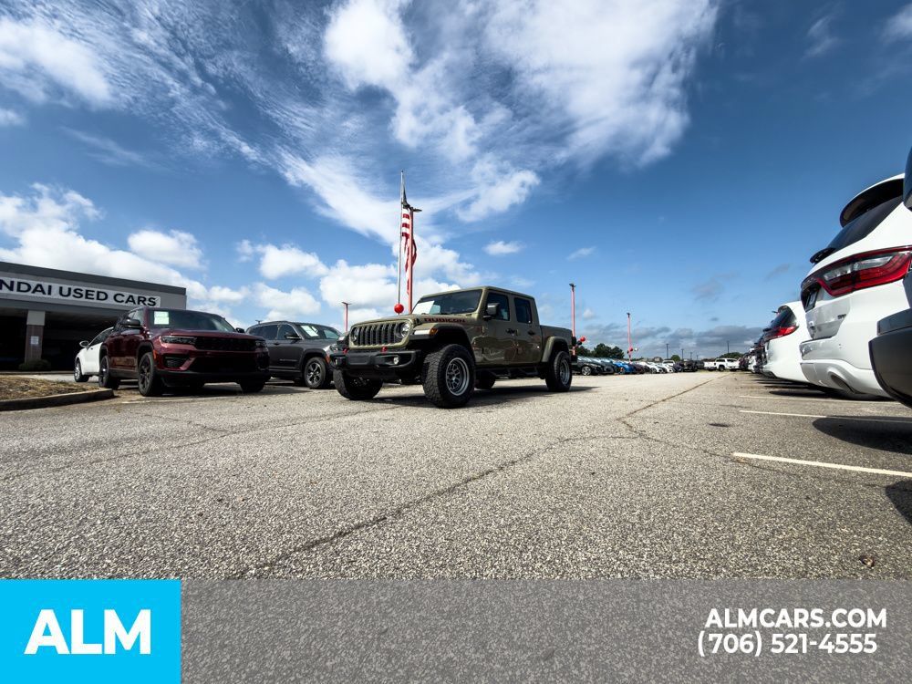 Used 2025 Jeep Gladiator Rubicon AWD/4WD image 41