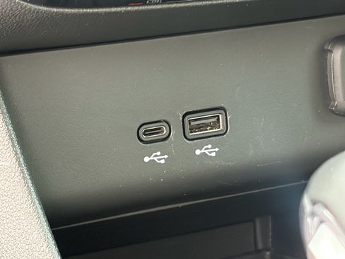 Used 2024 Buick Encore GX Avenir w/ Avenir Technology Package FWD image 26