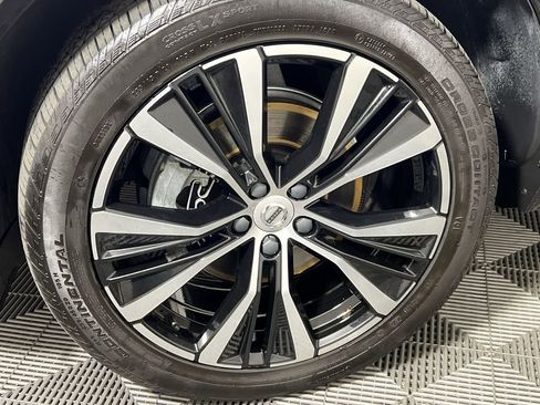 Used 2023 Volvo XC60 B5 Plus w/ Climate Package image 19