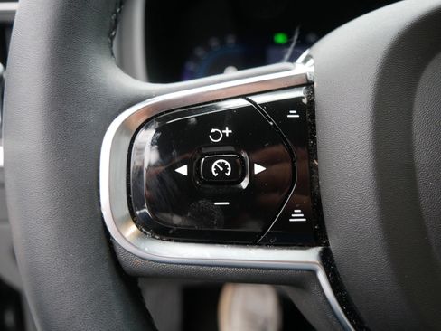 Certified 2024 Volvo V90 B6 Cross Country Ultimate w/ Protection Package Premier image 15