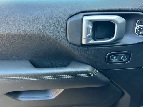 Used 2023 Jeep Wrangler Unlimited Sahara image 11